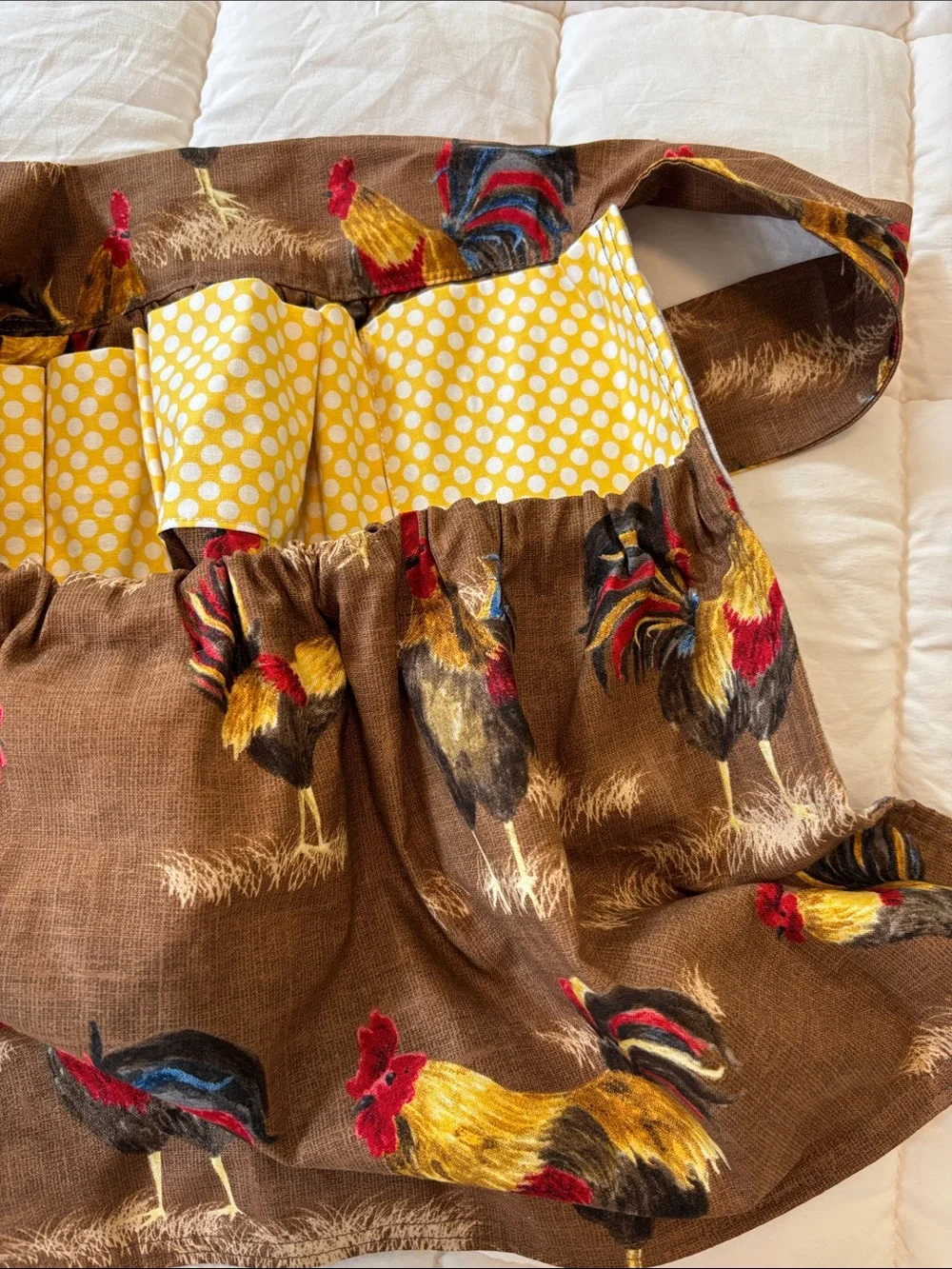 Apron egg collector Brown Rooster Print with Yellow Accent
